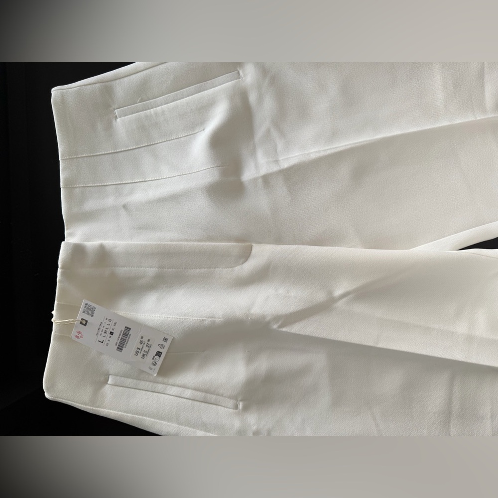 White brand new zara pants in excellent condition for sale!